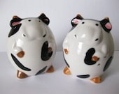 Vintage 1960s Ceramic Cow Salt and Pepper Shakers / Wedding Cake Toppers