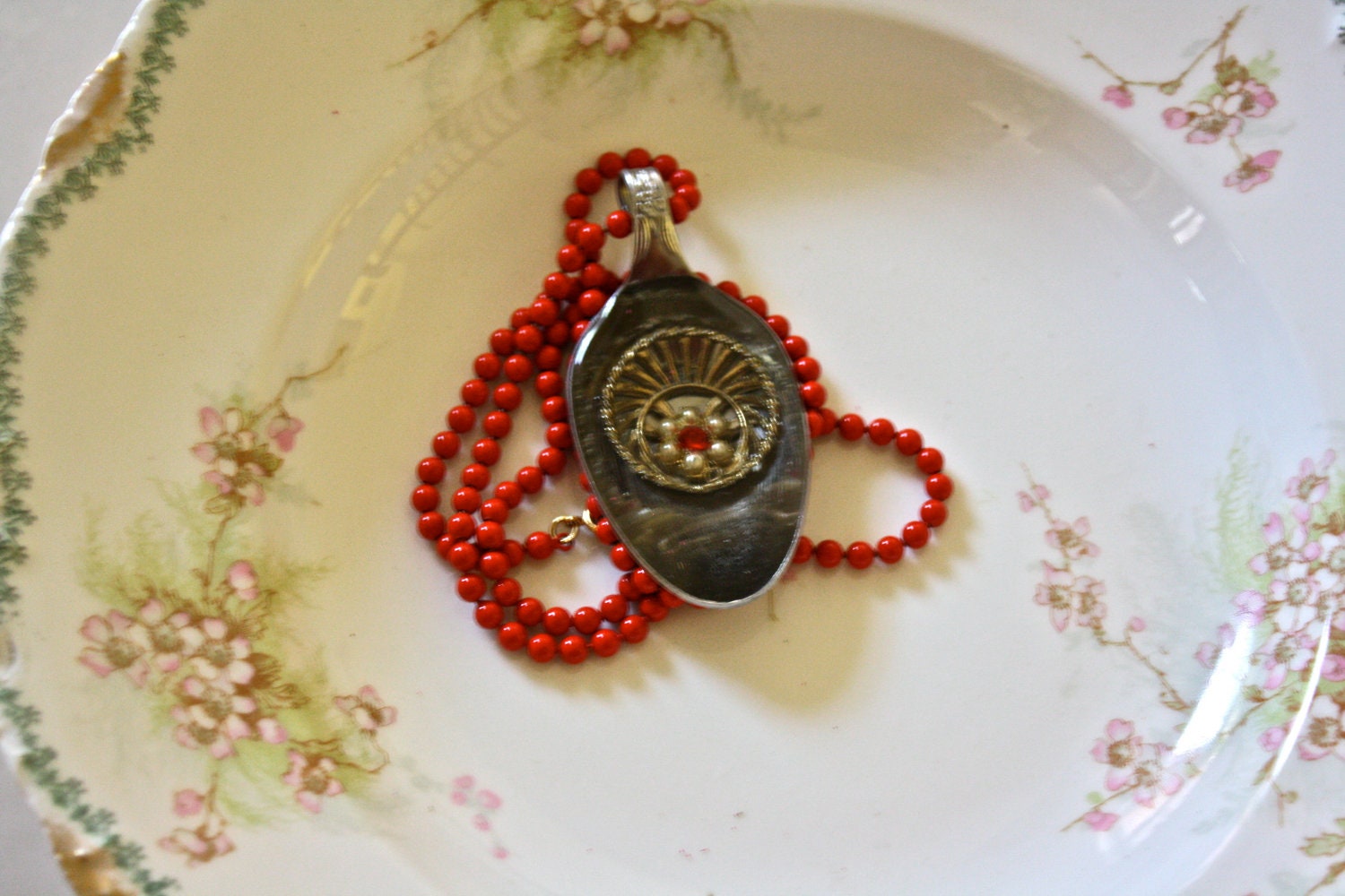 Resin Spoon Necklace: Shades of red and Gold