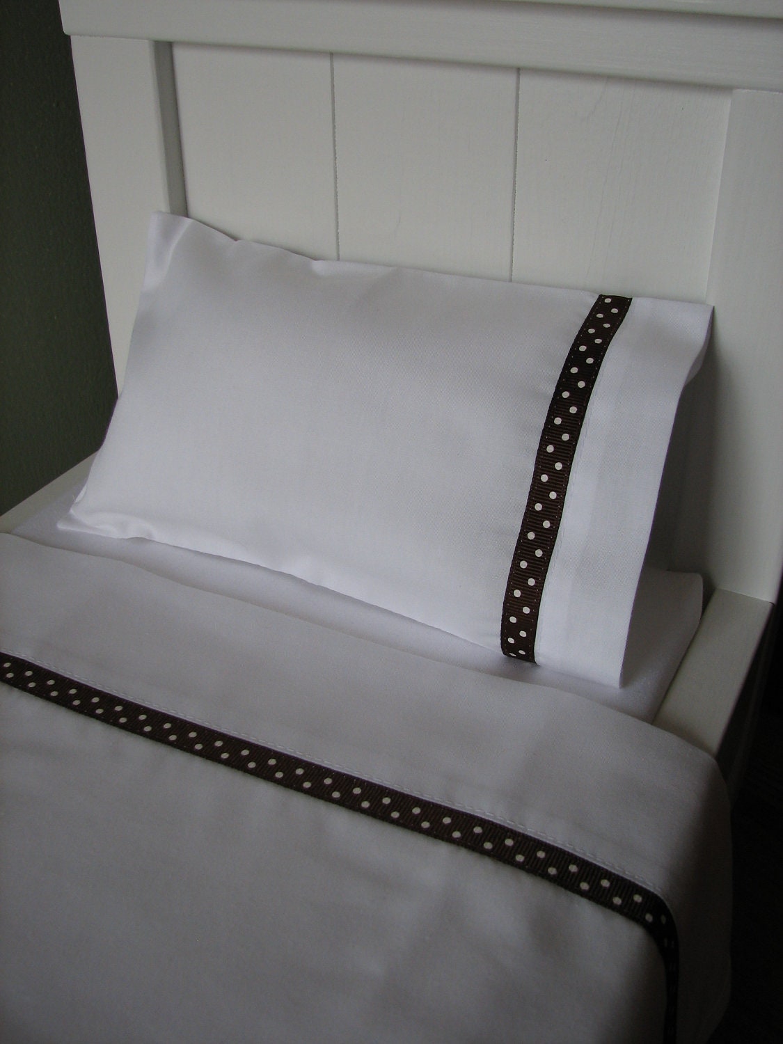 American Girl /18" Doll Bedding - 3 Piece Linen/Sheet Set - Sheet, Pillow, Pillowcase - Brown Polka Dot