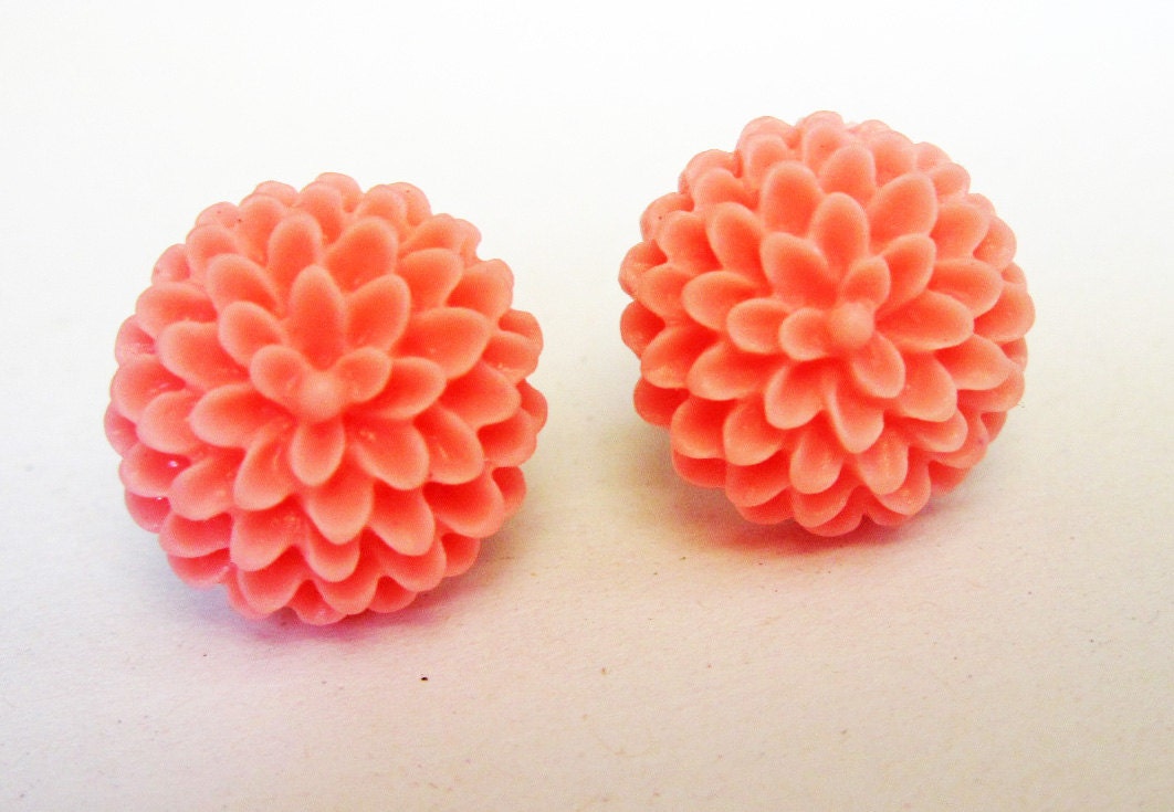 Peach Chrysanthemum earrings, peach earrings, post earrings, flower earrings, floral jewelry earrings, floral earrings, coral, small