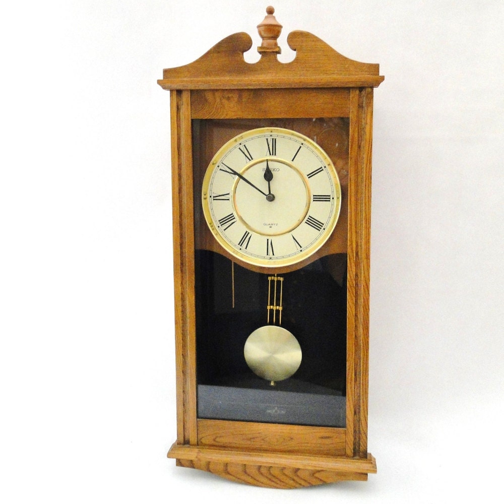 Seth Thomas wall clock with a pendulum