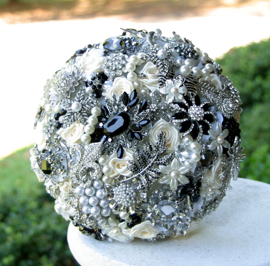 Black and white wedding brooch bouquet