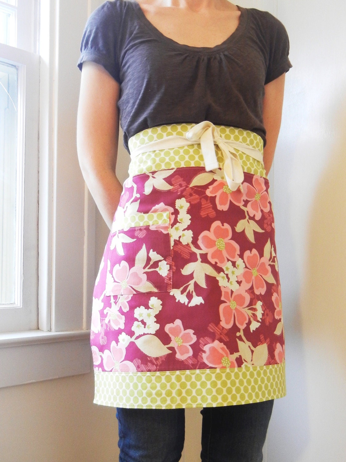 Raspberry flowers Joel Dewberry reversible half apron - women's  - pink, raspberry