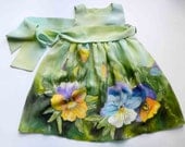 Flower silk dress hand painted for kids. Green dress , yellow flowers .Anniversary dress. Made to order.