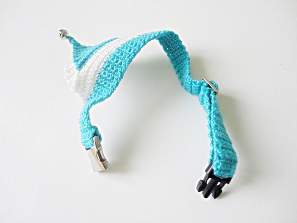 Cat collar-adjustable collar-custom collar-pet bandana-cat bandana-crochet cat collar.Adjustable cat collar blue,white with Bell