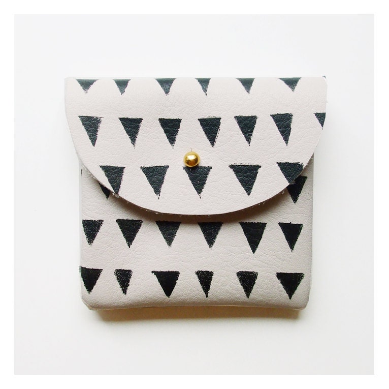 COIN PURSE // ivory leather with small black triangles