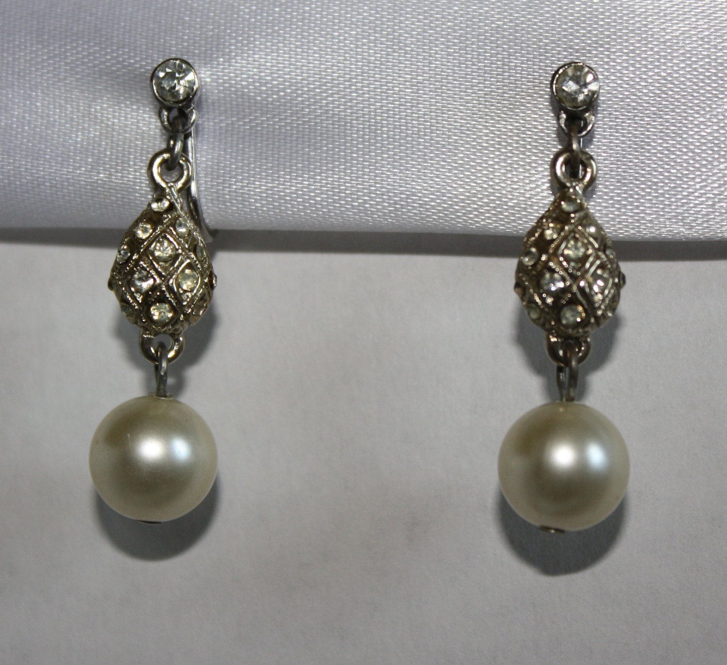 Vintage Pearl Drop Earrings - Rhinestones