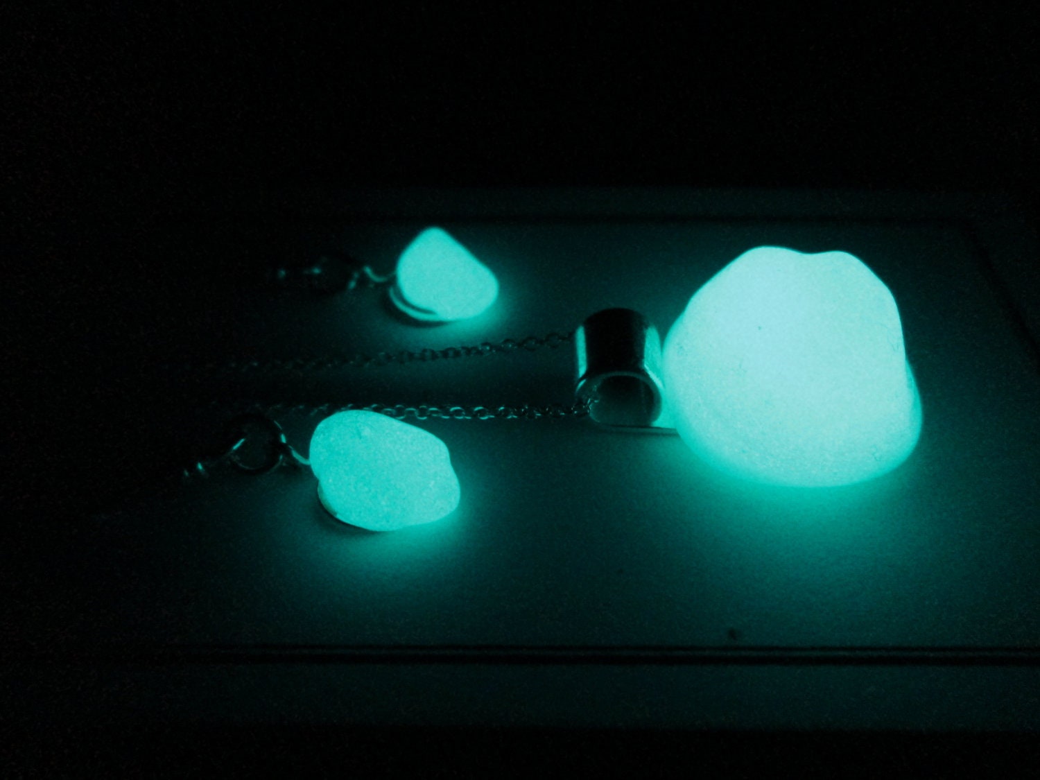 Glow In The Dark Glass Earrings and Necklace Set - No. 2