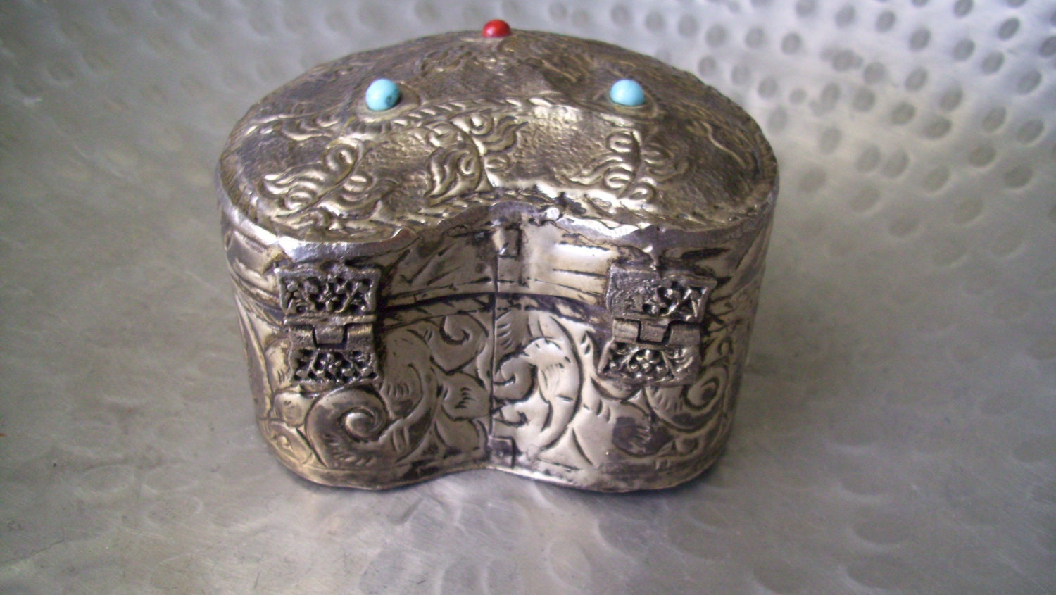 Vintage Heart Jewelry Box 70s Metal Ornate Trinket Box Home Decor Gem Container GVS team