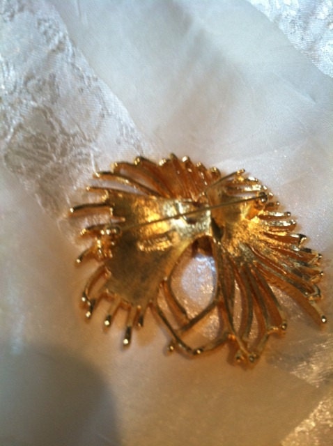 Classic Vintage Mid Century Monet Yellow Gold Brooch Estate Jewelry