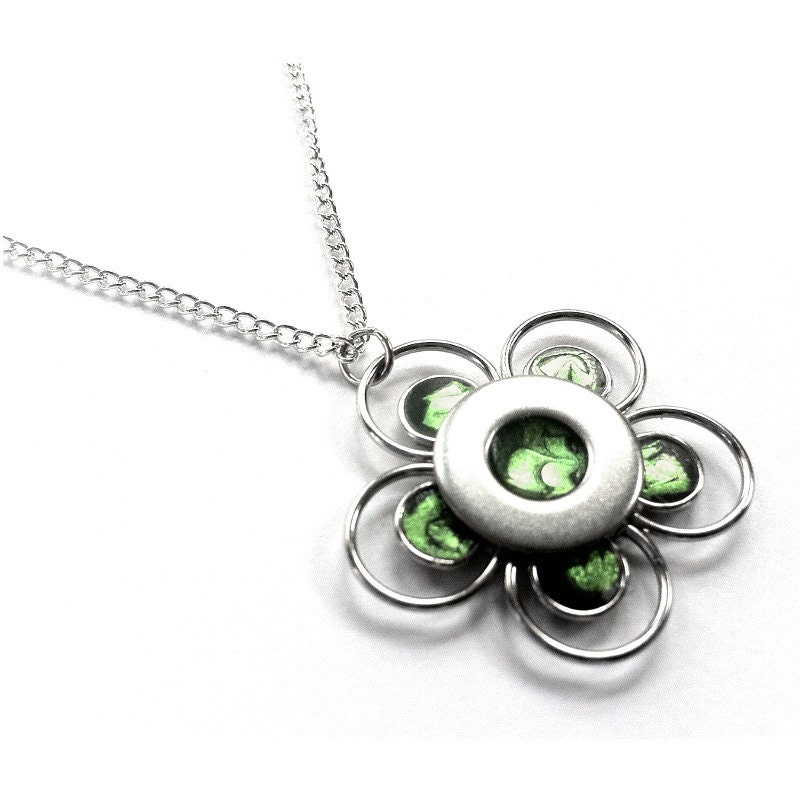 Trendy Necklace, Silver Flower Jewelry, Gift for Mom, Green Flower Pendant, Silver Flower Pendant, Green Necklace, Green Bridesmaid Necklace