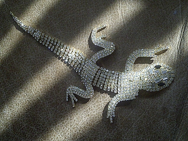 Vintage Lizard Brooch or Pin, Articulated, Gold Colored Lizard with Crystal Rhinestones, Vintage 1985