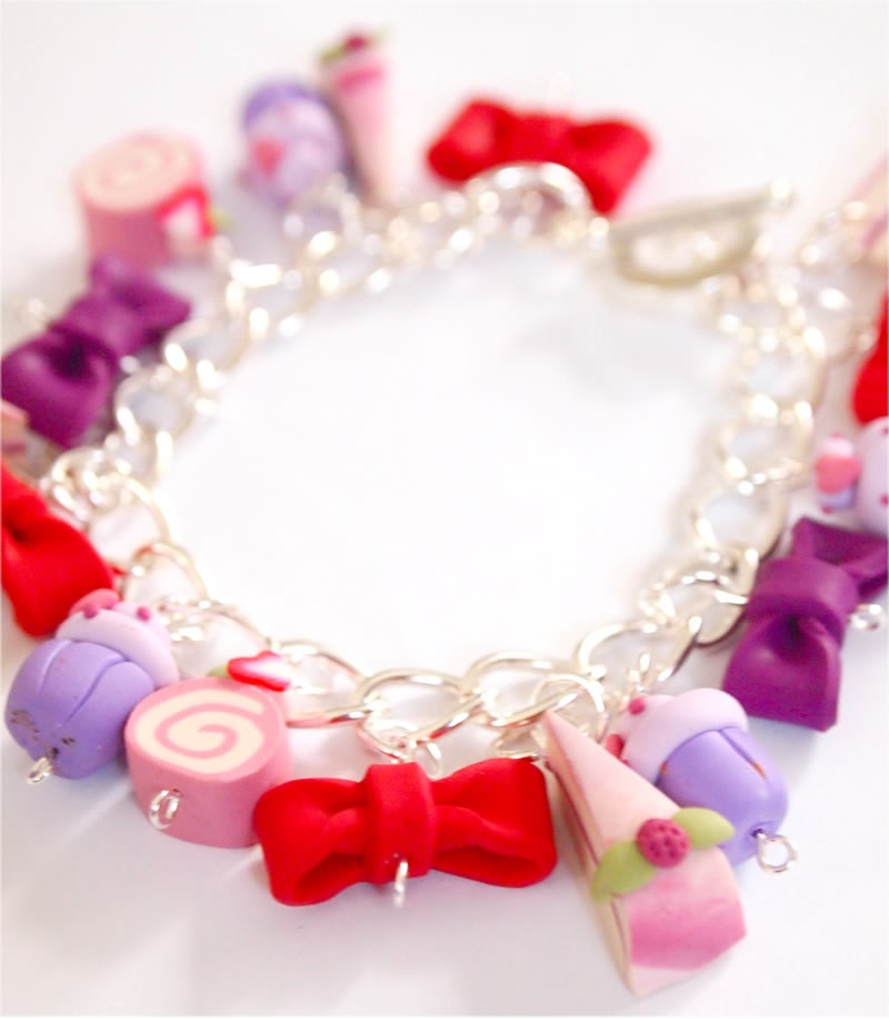 Polymer clay Charm Bracelet, pink Miniature cupcake and bow bracelet- Perfect for summer