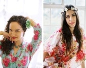 5 Custom floral bridesmaids robes. Set of 5 wrap Kimono robes or dressing gowns. Great as bridal party robes and bridesmaids gifts.