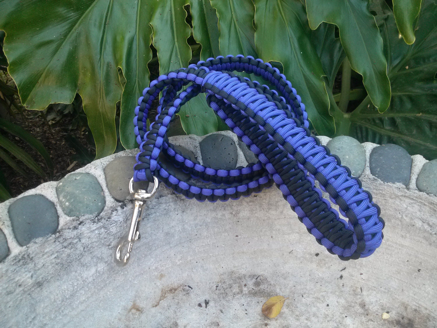 Items similar to Paracord Dog Leash/Collar Combo 5 Feet on Etsy