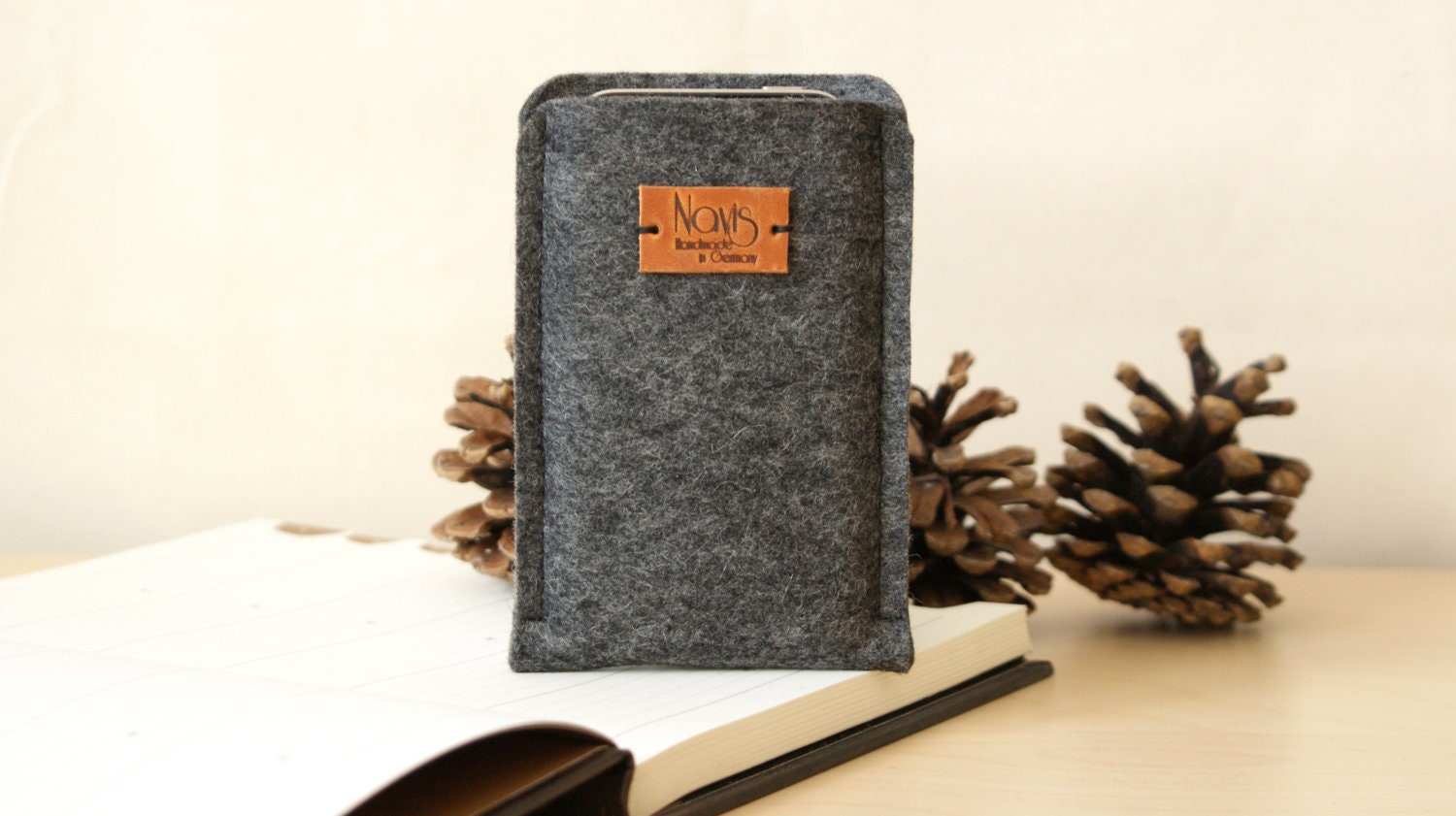 Wool Felt Cell Phone Case "Stone" - Graphite