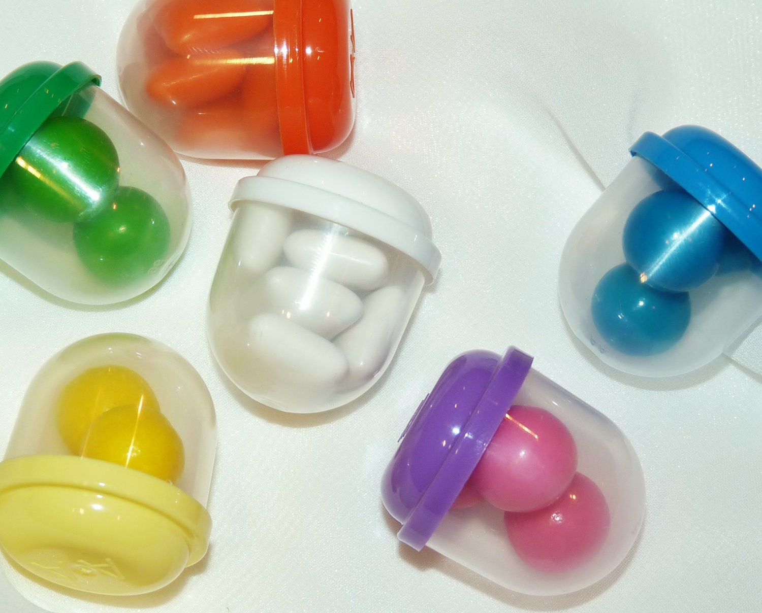 Empty OlD ScHooL Vending CapsuleS-50 Ready to Fill-CLEAR-PaRtY FavOrs-CaNdY-CaRnIvaL PriZeS-CircUs FuN