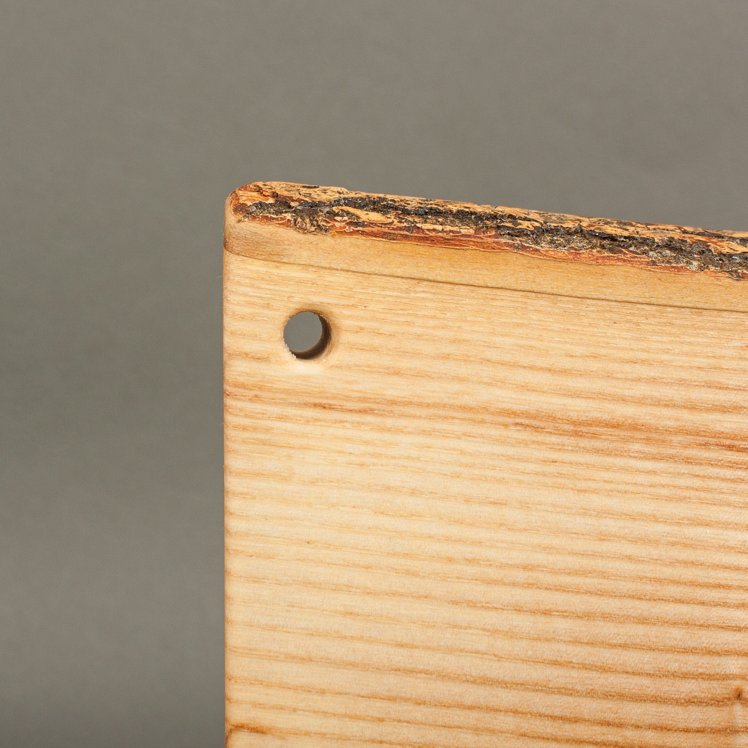 Natural Bark Edge Wooden Cutting Board
