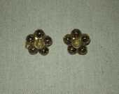 Vintage 1950s Gold Flake Beaded Flower Earrings