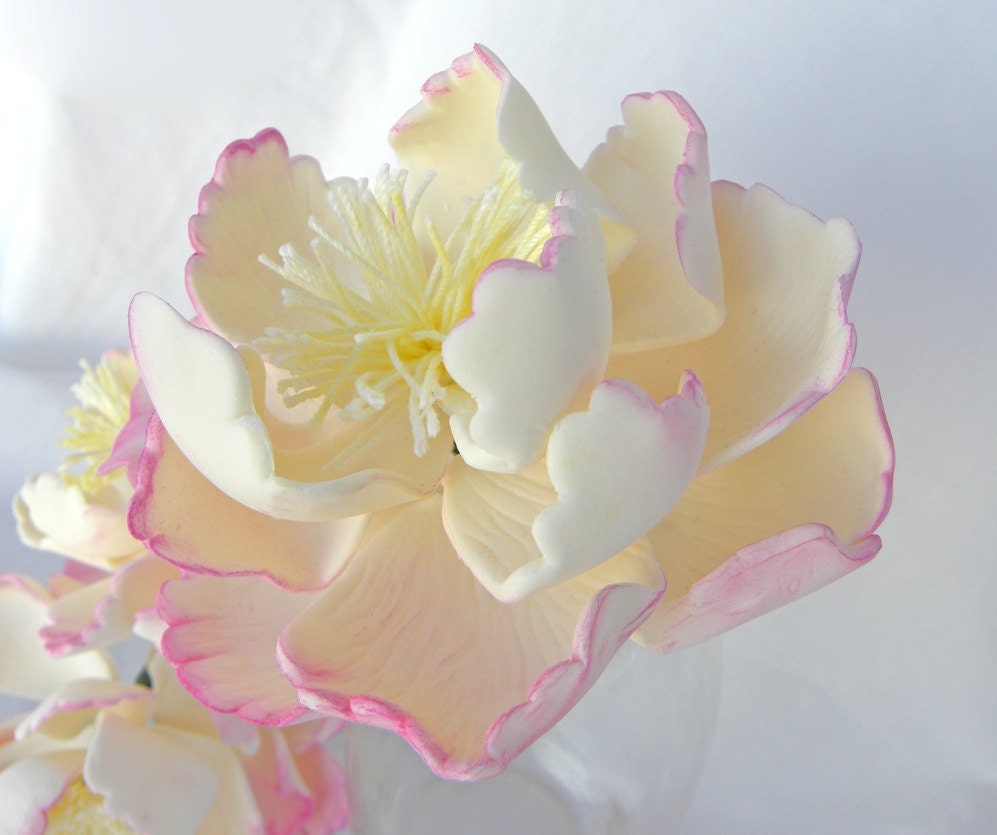 Gum paste Sugar Flower Peony with Stamen Center 1 qty 3.5 inches peony