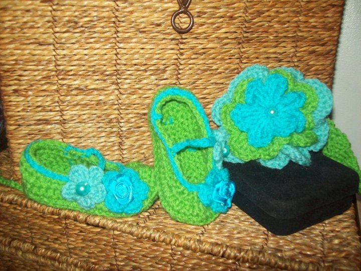 Crocheted booties and headband set