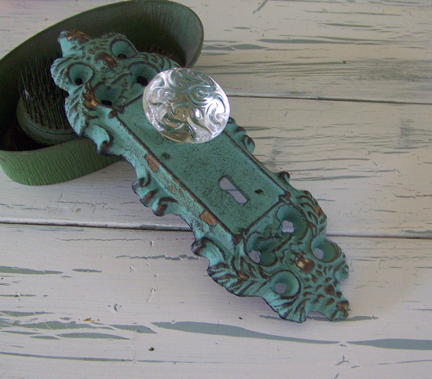 4 Vintage-Inspired Decorative Cast Iron Door Plate and Glass Knob