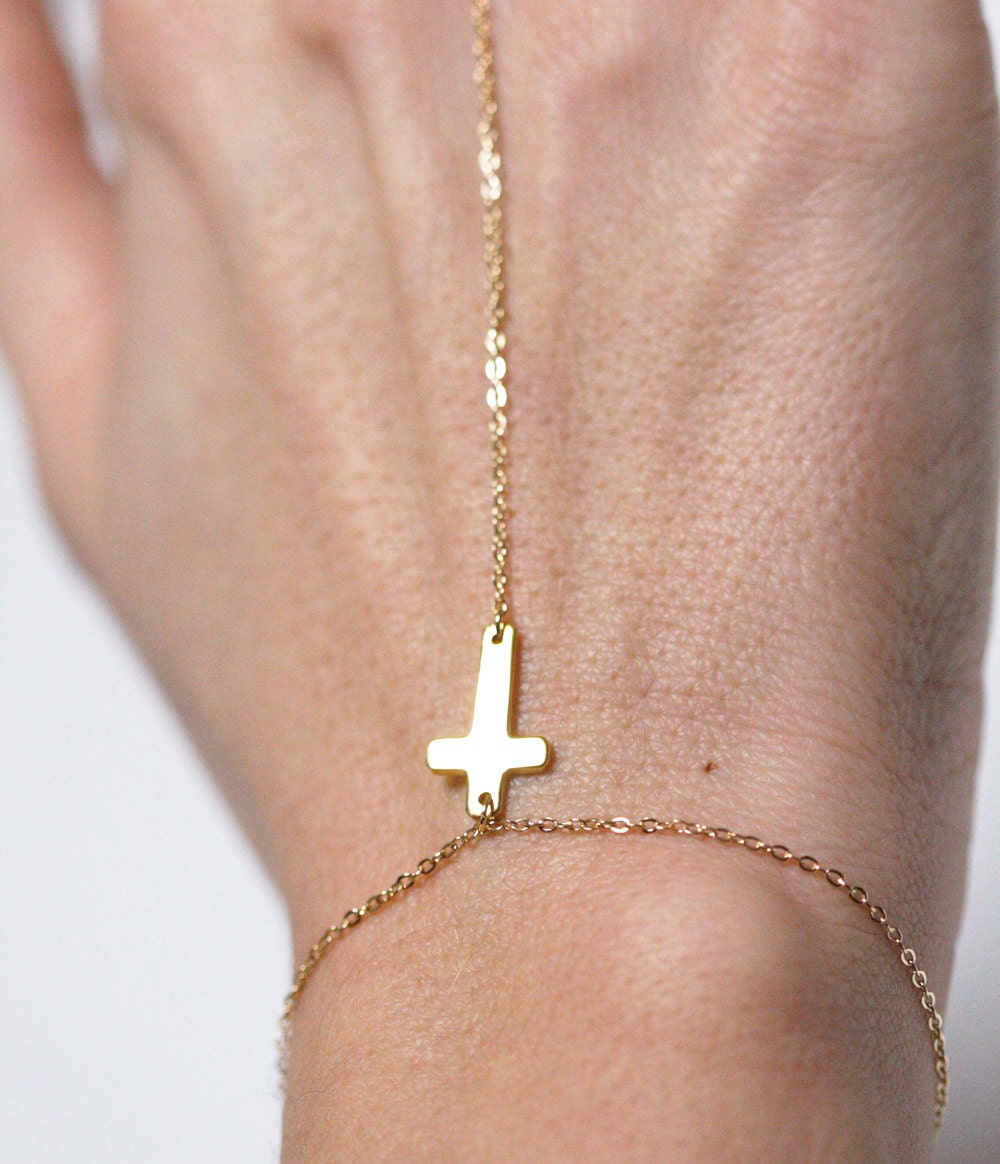 Finger Bracelet Slave Bracelet Hand Chain with Cross Symbol, Tiny Cross Finger Bracelet