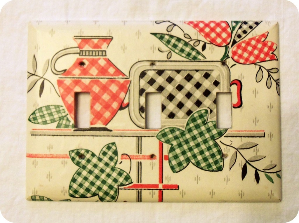 Kitchy Kitchen Vintage Wallpaper 3 Light Switch Cover