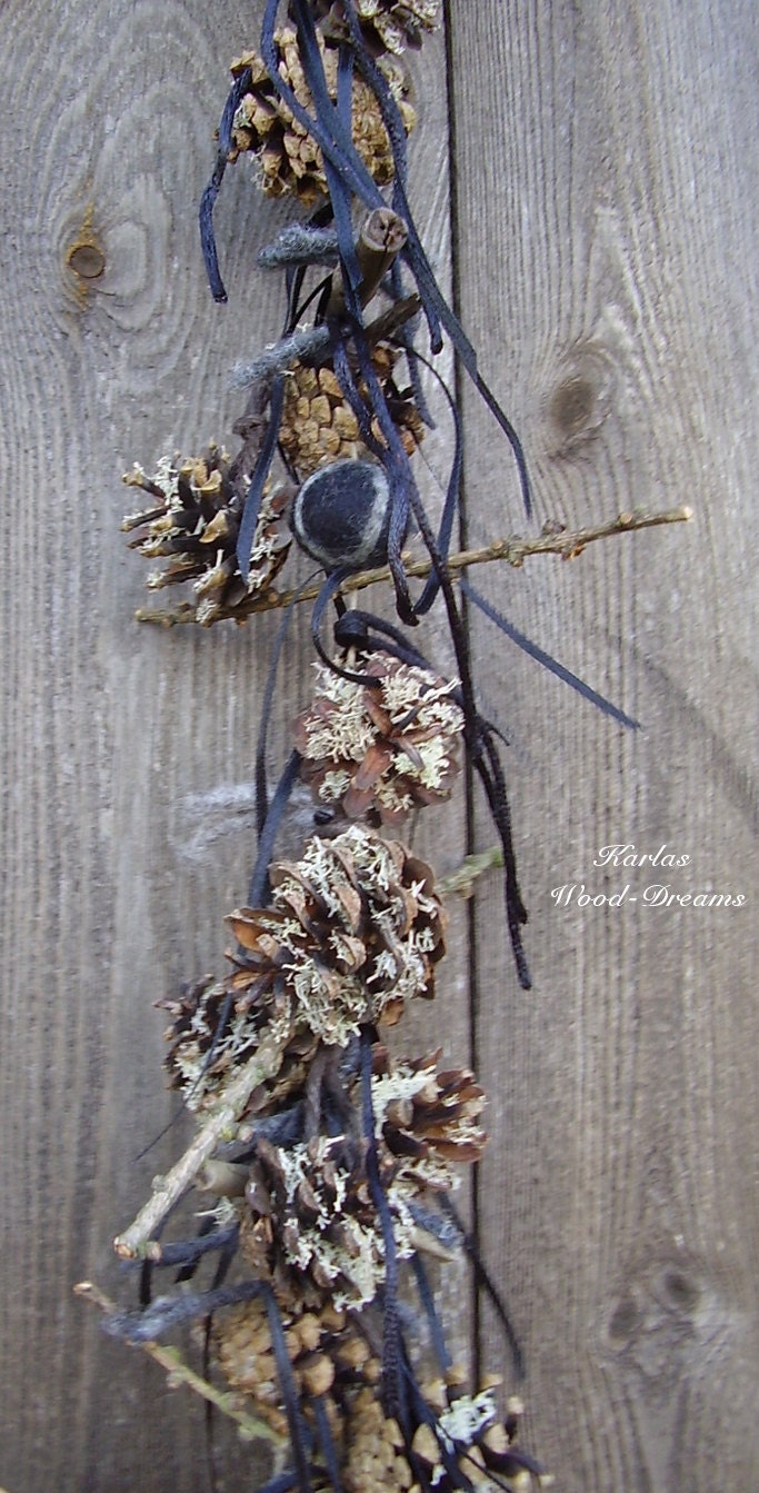 Window decoration "wood darkness" black, goth, waldorf, woodland, rustic, nature, wool, felt, size 29.9 x 6.3 inch