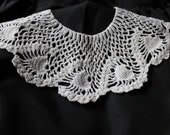 Vintage 1940s White Handmade Crocheted Cotton Collar with Scalloped Edge