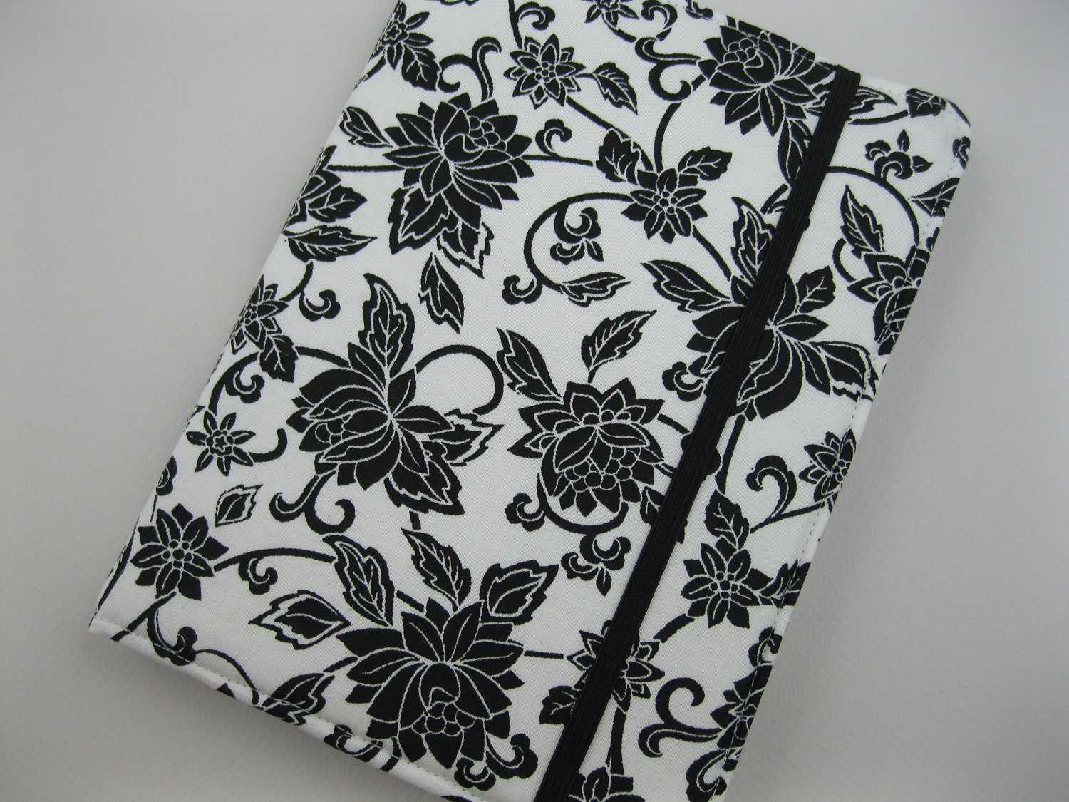 Kindle Paperwhite Kindle Fire Custom Nook eReader Cover Kobo Glo Touch Cover iPad Mini Cover Nexus 7 Case - Hardcover Black & White Rose