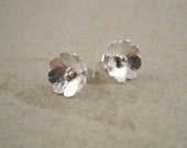 Sterling silver Spring flower post earrings. Bright silver. Fine details. Light and Sunny