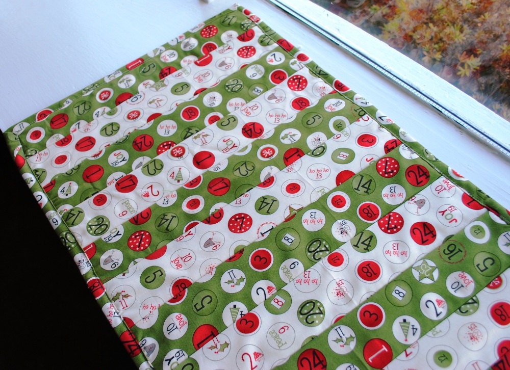 Christmas Quilted Table Runner Green Red White