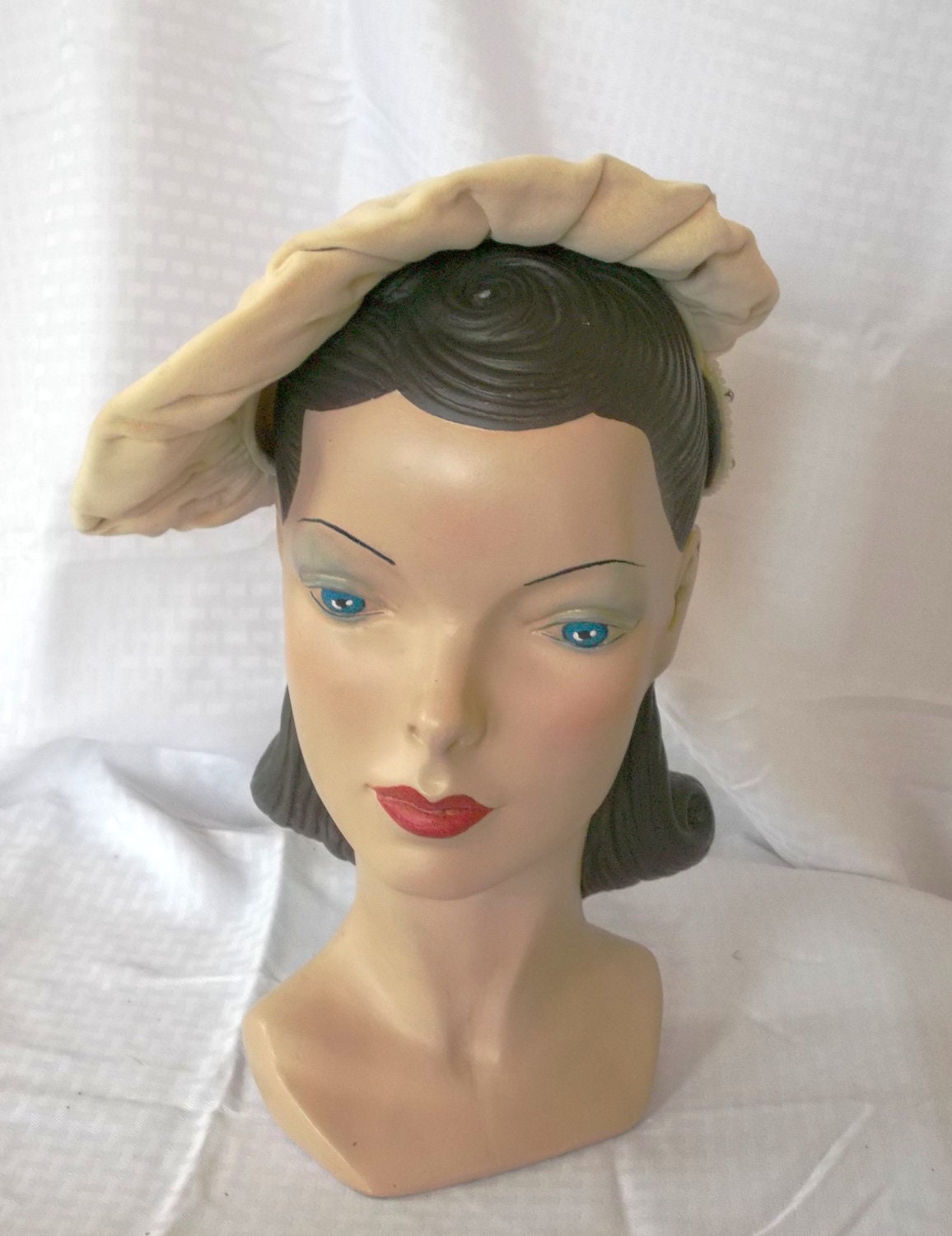 40's 50's Vintage Asymmetrical Cream Beret Hat With Rhinestone & Pearl Clip