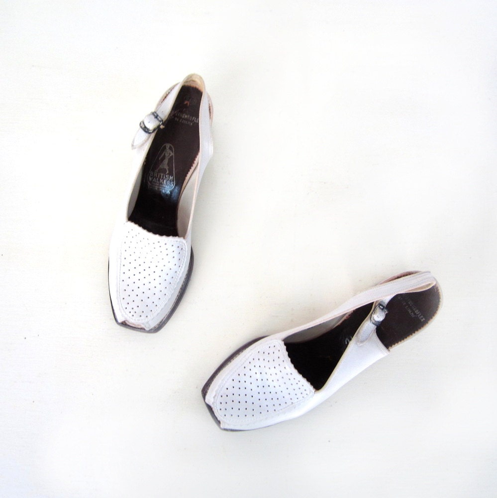 1940s White Shoes / Peeptoe Shoes / Vintage 40s Shoes / Size 9 AAA