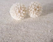 Dahlia Post Earrings in Cream