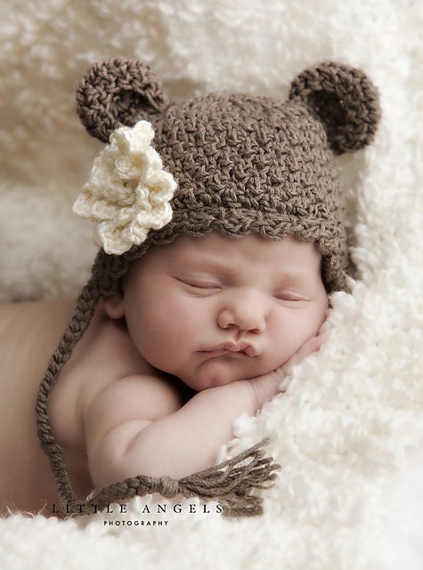 Little Bear Hat with Optional Flower Crochet Pattern (427)