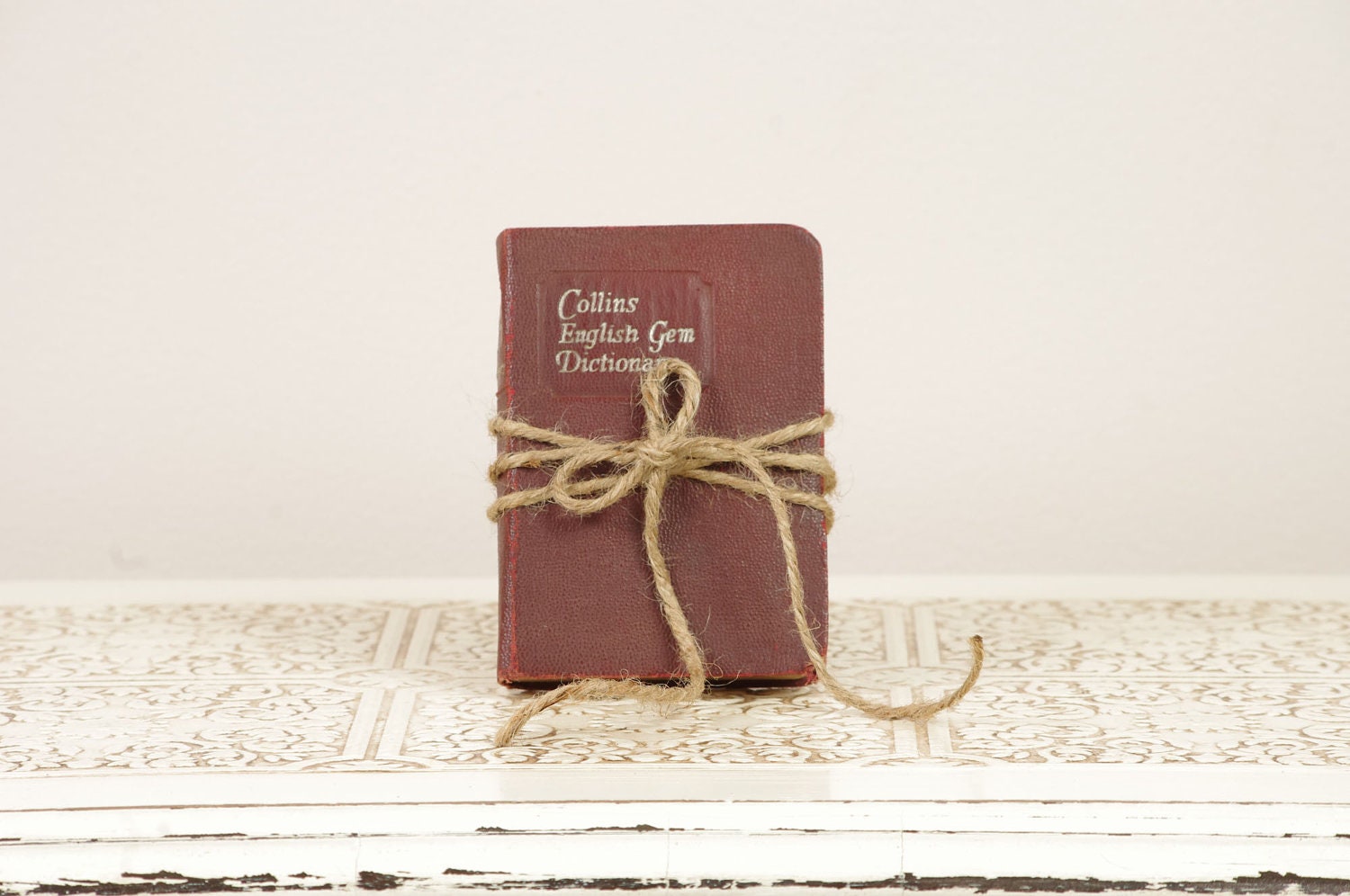 Ring Bearer Book - Vintage Book Collins English Gem Dictionary 1962 - Ring Bearer Alternative