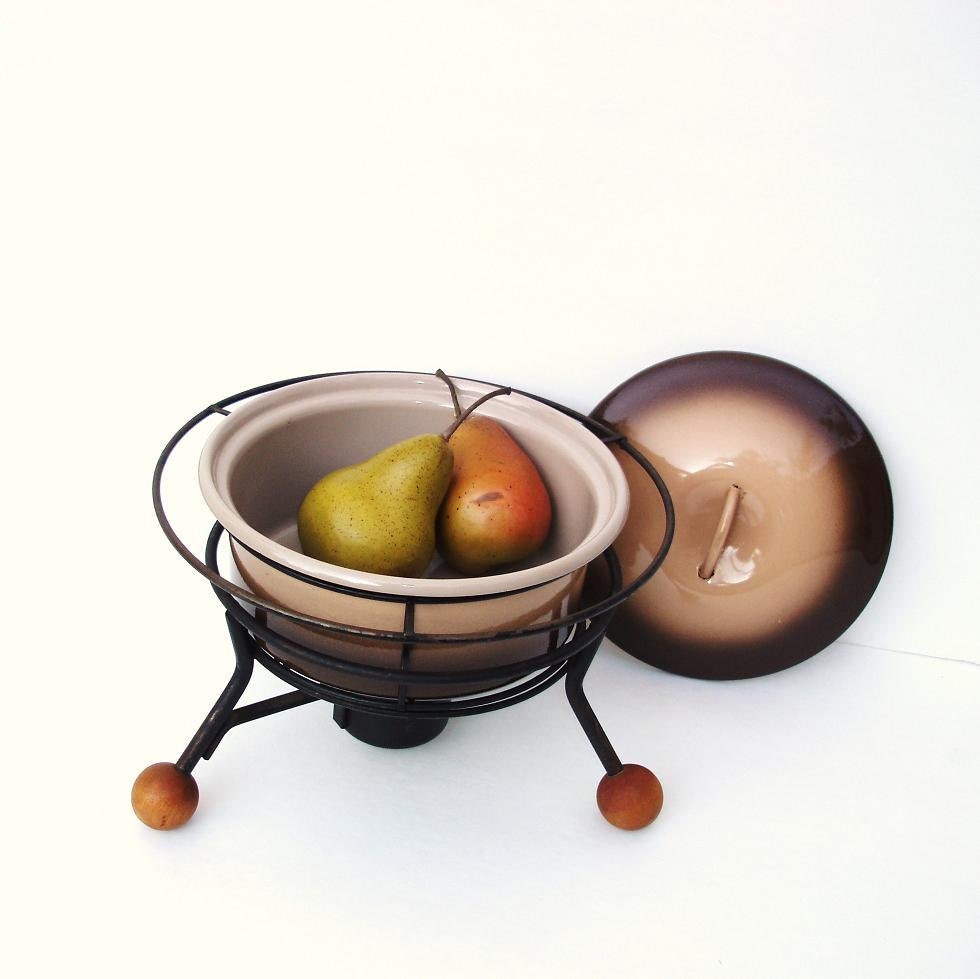 Atomic Décor, Fondue Pot, Mid Century Kitchen, Enamelware Pot / Brown / Beige