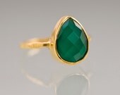 Green Onyx Stacking Ring - Gemstone Ring - Gold Ring - Bezel Set Ring - Mother's Day Gift