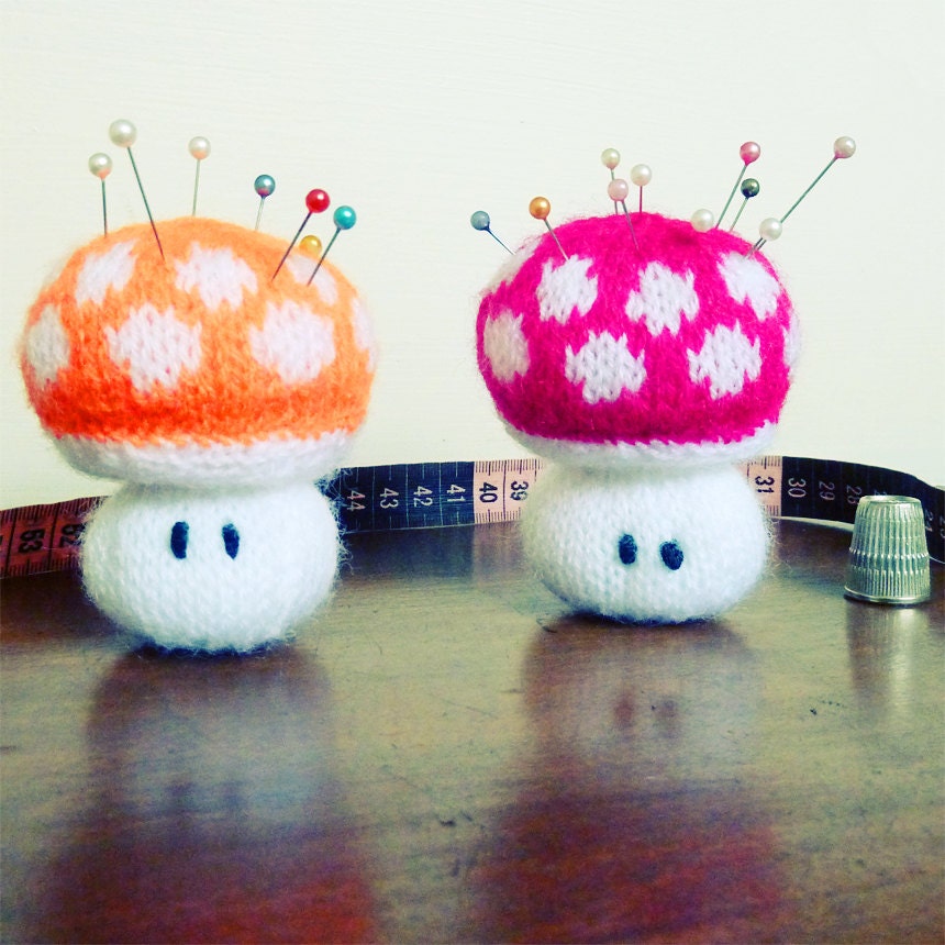Toadstool Miniature Knit Pattern or toy knitting PDF - Mushroom knitting polka dot - photo tutorial - tiny woodland amigurumi pincushion