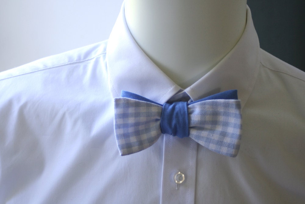 Men's bow tie,  2 inch x 4.5 inch bow, handmade in blue gingham, blue cotton, self tie, freestyle for men.