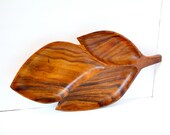 Vintage large leaf bowl/serving platter/plate
