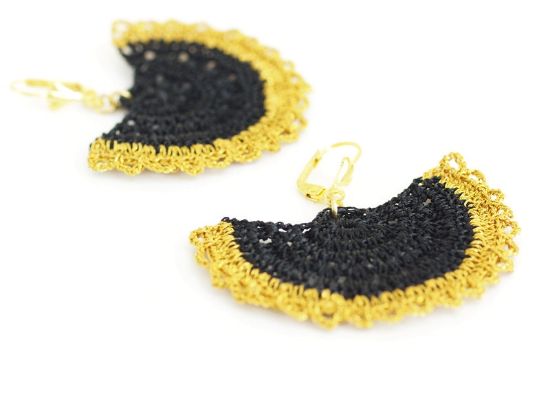 Crochet Bohemian Chic Dangle Earrings in Black, Gold Varnished Hippie Boho Gypsy Style Jewelry Strip Semicircle Geometric