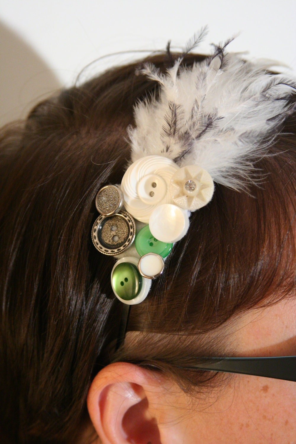 Wedding Headband - flapper style  - White and green - made with white feathers
