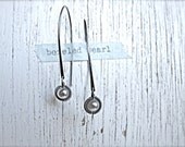 Coil-bezeled pearl drops