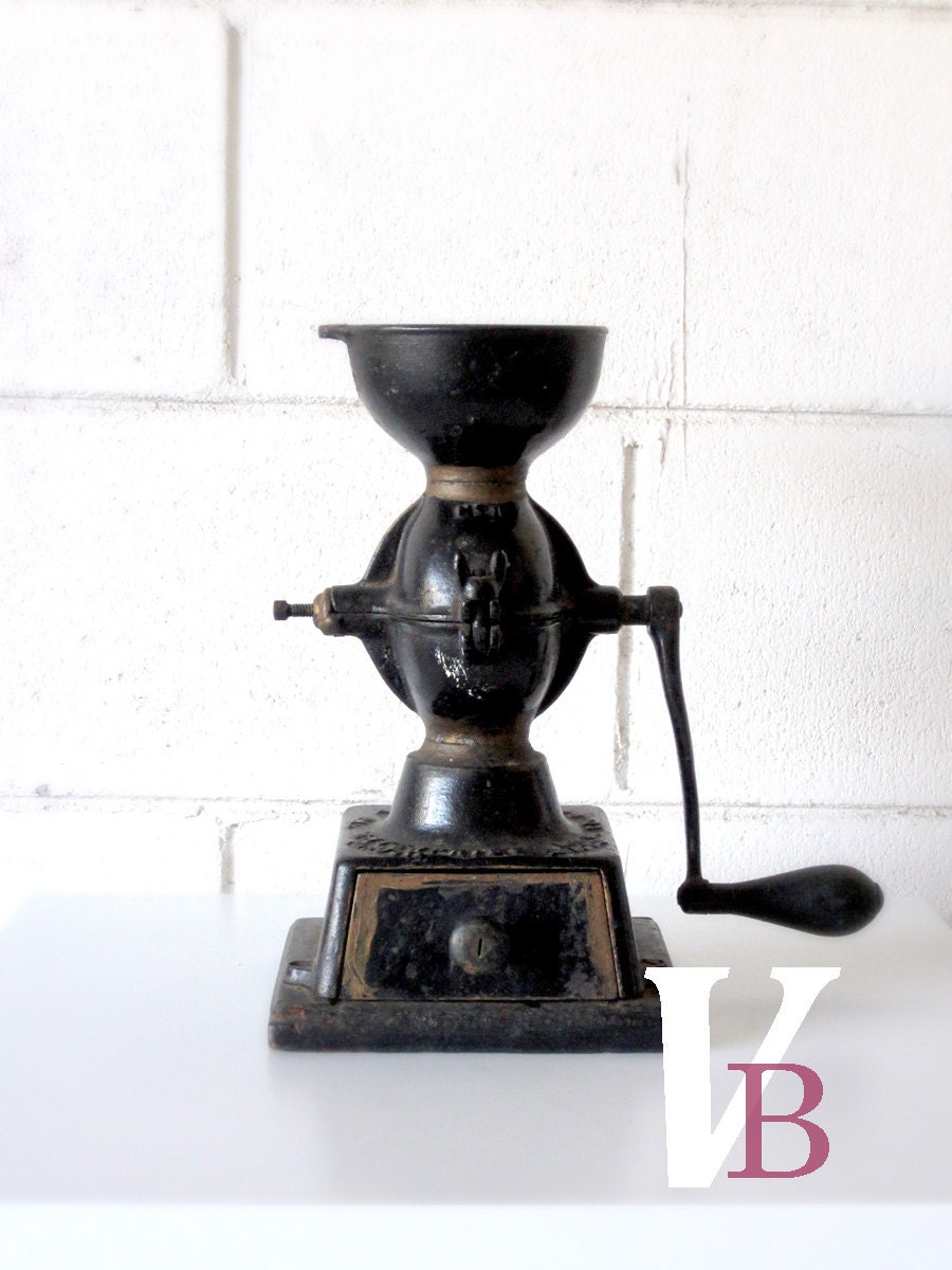 20% Off Sale - Antique Cast Iron Coffee Grinder - Vintage - Coffee Mill - Black - Coffee Lover - Verdibou