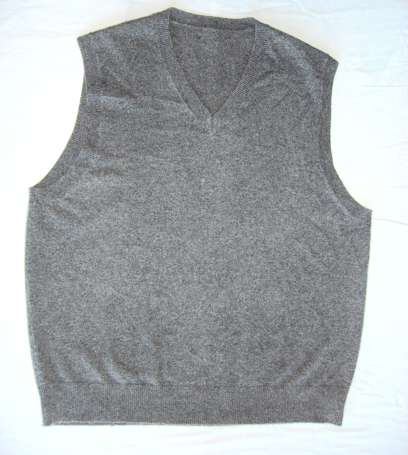 Vintage Cashmere Grey sleeveless men sweater,good condition,great price