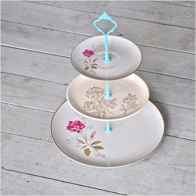 Rosetta: Cake Stand, Pink and Gold Roses, Kitsch, Pink and Blue