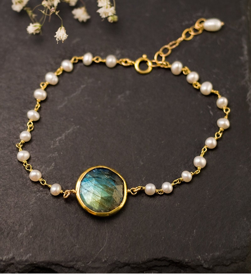 White Pearl Bracelet - Charm Bracelet - Labradorite Bracelet - Gold bracelet - Wire wrapped - Something blue - bridesmaid bracelet